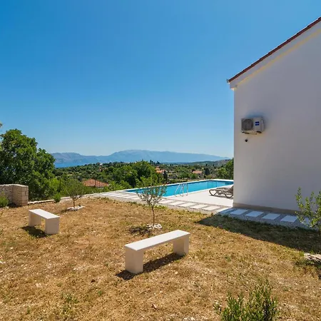 Holiday home Lovely In Supetar Brac Skrip