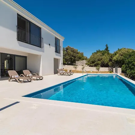 Holiday home Lovely In Supetar Brac