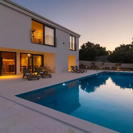 Lovely In Supetar Brac Holiday home Skrip