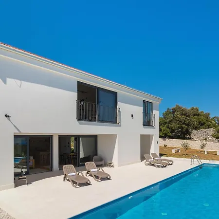 Holiday home Lovely In Supetar Brac
